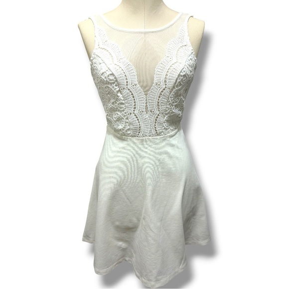 333 Lulus |NWOT USA White Lace Fit & Flare Open Back Mesh Midi Dress (Size S) - Picture 2 of 13